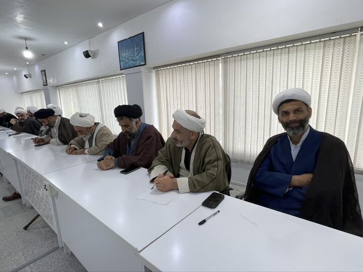 تصاویر/ جلسه توانمندسازی ائمه جماعت مساجد شهرستان نوشهر با حضور امام جمعه شهرستان