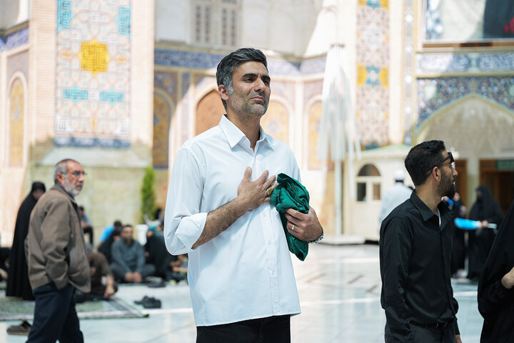 نشاط و معنویت زائران حرم بانوی کرامت در سالروز میلاد امام رضا(ع)