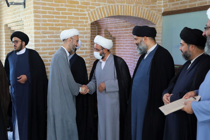 تصاویر/ از مبلغین گروه تبلیغی منهاج با حضور مدیر حوزه علمیه استان یزد تجلیل شد