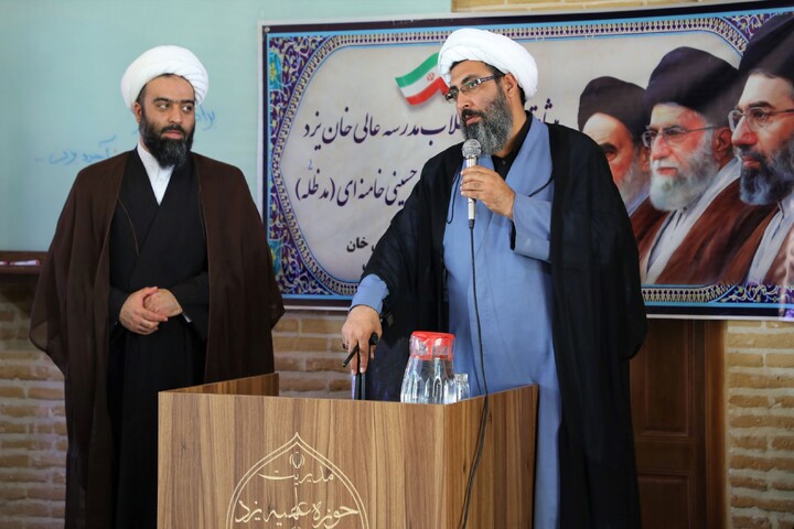 تصاویر/ از مبلغین گروه تبلیغی منهاج با حضور مدیر حوزه علمیه استان یزد تجلیل شد