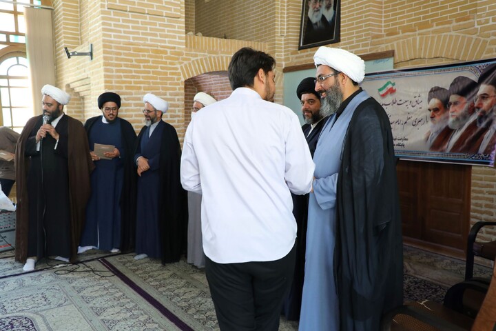 تصاویر/ از مبلغین گروه تبلیغی منهاج با حضور مدیر حوزه علمیه استان یزد تجلیل شد