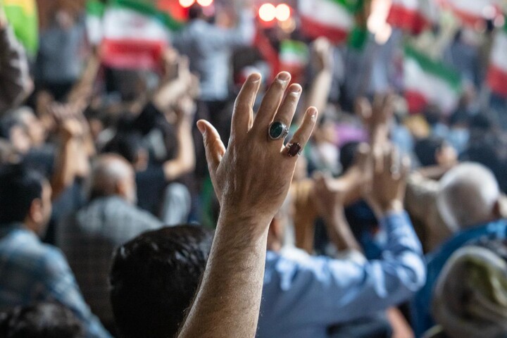 تصاویر/ اجتماع بزرگ یزدی ها در مراسم زیر سایه خورشید