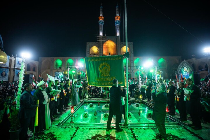 تصاویر/ اجتماع بزرگ یزدی ها در مراسم زیر سایه خورشید