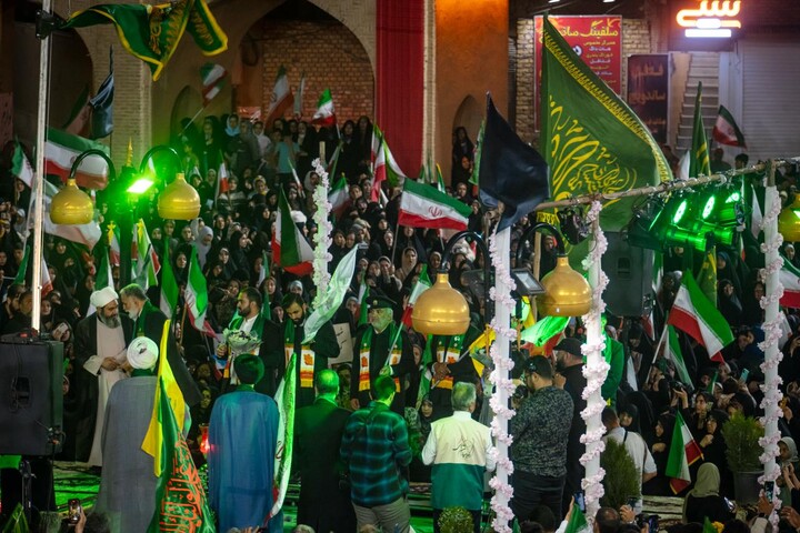 تصاویر/ اجتماع بزرگ یزدی ها در مراسم زیر سایه خورشید
