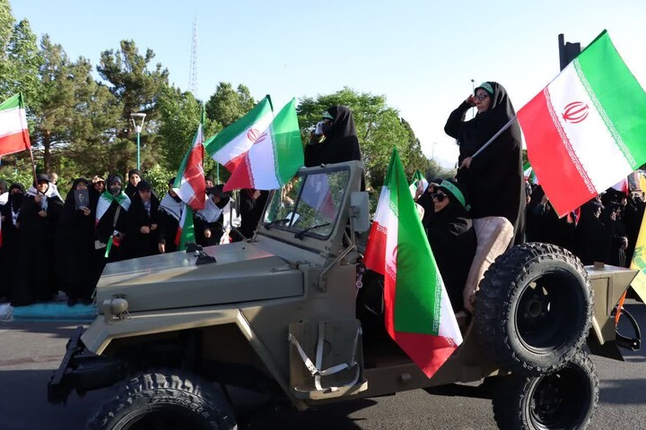 برگزاری نمایش عظیم اقتدار ملی و رزمایش جان فدا برای ایران امام رضایی در شهر یزد