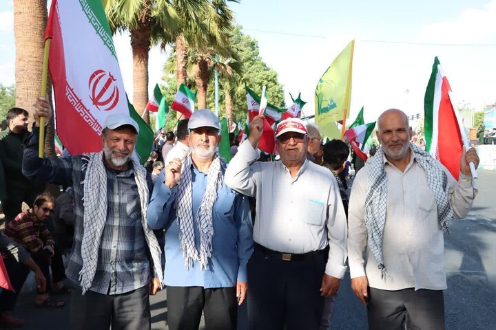 برگزاری نمایش عظیم اقتدار ملی و رزمایش جان فدا برای ایران امام رضایی در شهر یزد