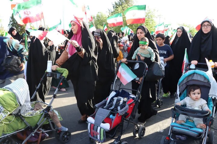 برگزاری نمایش عظیم اقتدار ملی و رزمایش جان فدا برای ایران امام رضایی در شهر یزد