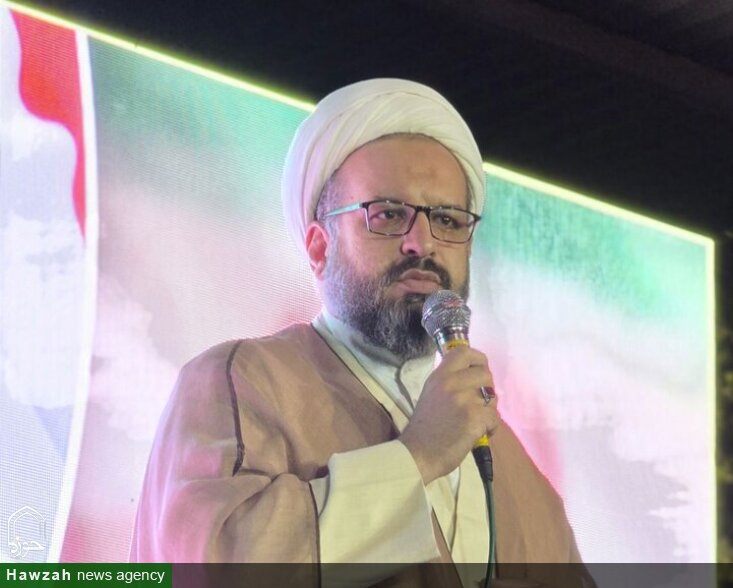 فیلم|  سخنرانی مدیر حوزه علمیه کرمان در اجتماع مردم زرند