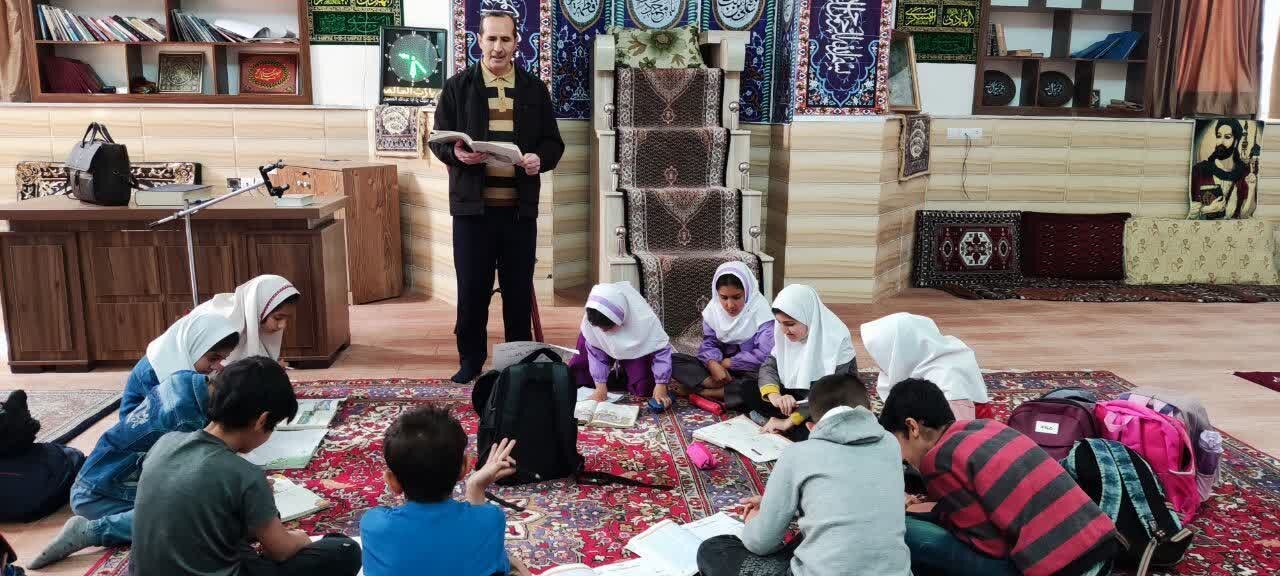 کلاس‌های درسی که به همت ‌معلمان ‌جهادی تعطیل نمی‌شود
