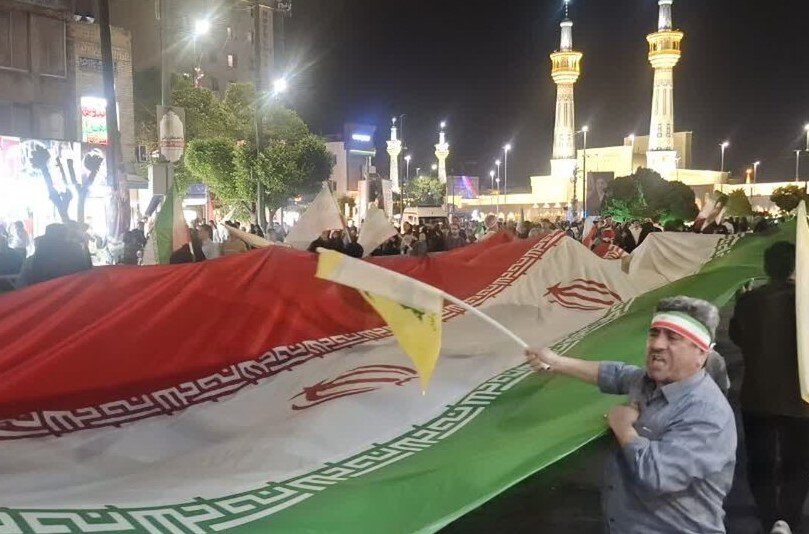 اجتماع بزرگ کاروان خادمیاران رضوی کاشان در حرم رضوی برگزار شد+ تصاویر