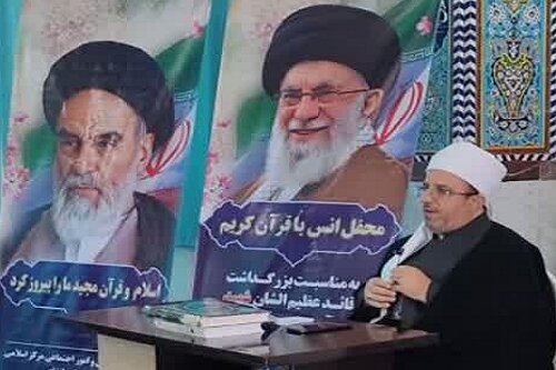 رهبر شهید، کشتی انقلاب را در طوفان‌های سخت هدایت کرد