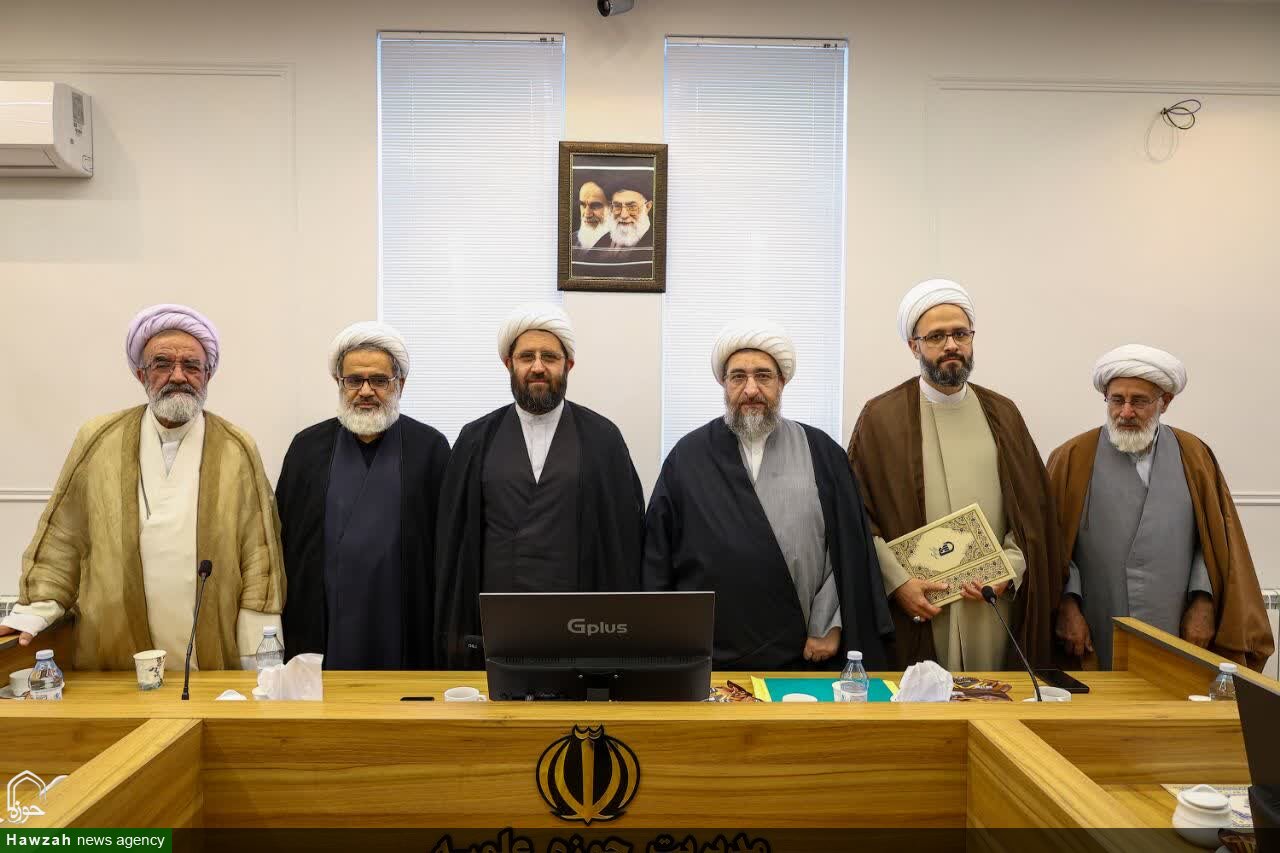 فیلم / آیین تکریم و معارفه مسئول شورای سیاست‌گذاری ائمه جمعه استان آذربایجان‌شرقی