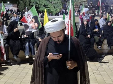 فیلم| شصتمین تجمع شبانه مردمی کاشان در میدان امام خامنه ای