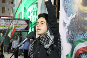 فیلم | رجزخوانی مجری جوان بوشهری علیه دشمنان