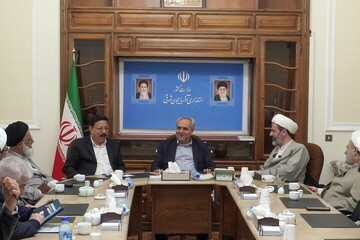 بررسی آخرین وضعیت خسارات جنگ رمضان در آذربایجان شرقی با حضور نماینده دفتر آیت‌الله العظمی سیستانی