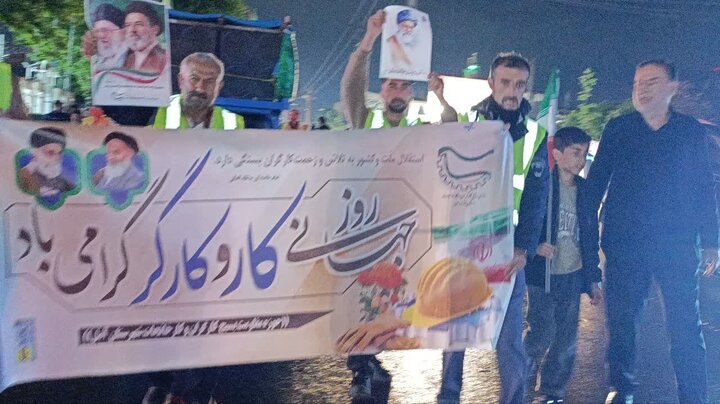 تصاویر/ تجدید بیعت کارگران شهرستان آمل با رهبر معظم انقلاب