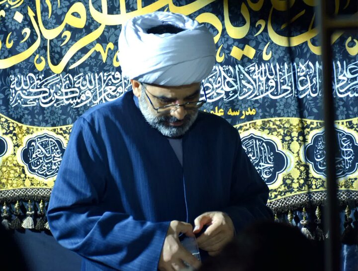 تصاویر/ خدمت رسانی طلاب مدرسه علمیه خاتم الانبیاء (ص) در موکب «قائد شهید»