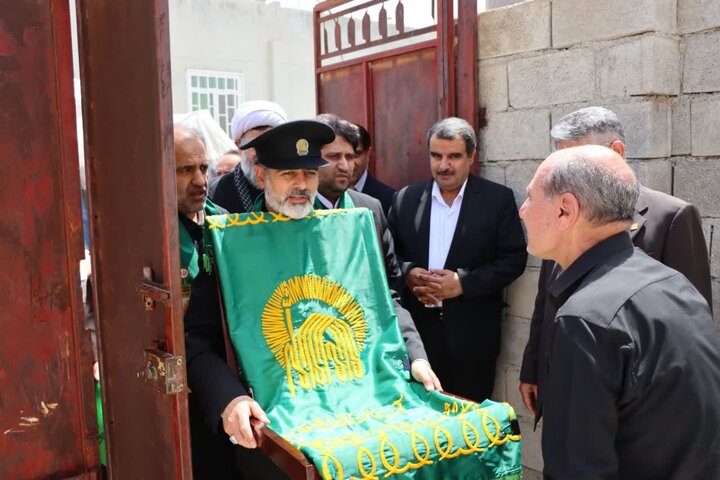 تصاویر/ دیدار خادمان امام رضا(ع) با خانواده شهدای عشایری در خورموج