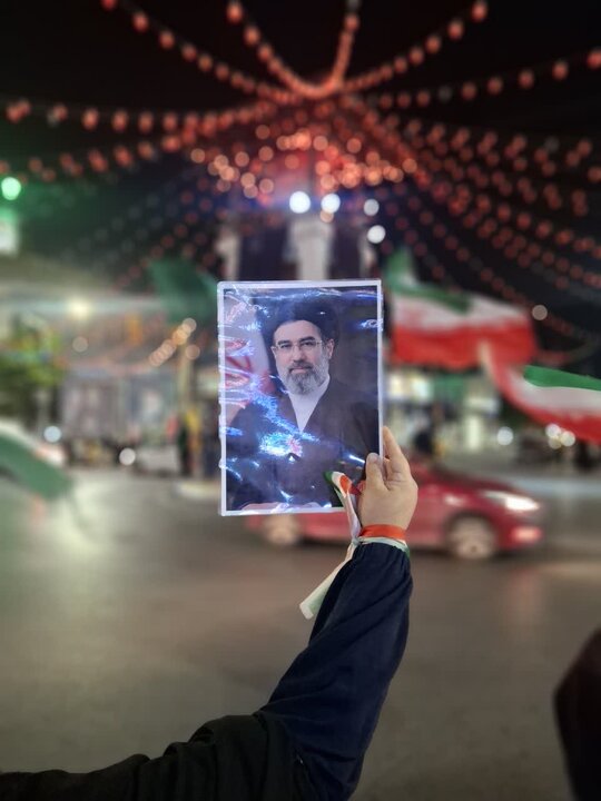 تصاویر/ آخرین شب پرچم گردانی در محله ابن سینای امیرکلا