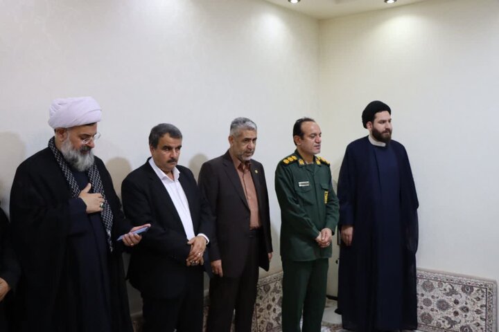 تصاویر/ خادمان امام رضا(ع) مهمان خانواده شهید حسین بردستانی
