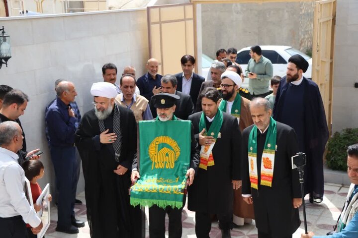 تصاویر/ خادمان امام رضا(ع) مهمان خانواده شهید حسین بردستانی