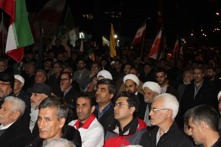 تصاویر/ در شام ولادت علی بن موسی الرضا(ع)؛ شصتمین تجمع مردمی شهرستان ماکو به پاسداشت خون رهبر شهید انقلاب