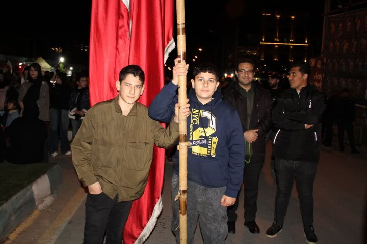 تصاویر/ در شام ولادت علی بن موسی الرضا(ع)؛ شصتمین تجمع مردمی شهرستان ماکو به پاسداشت خون رهبر شهید انقلاب