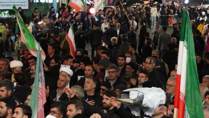تصاویر/ تجمع مردم شهرستان چالدران در شصتمین شب شهادت رهبر انقلاب در حمایت از نظام اسلامی