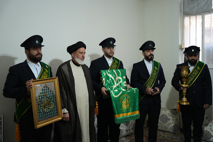 عیادت سفیران کریمه از جانباز جنگ تحمیلی رمضان در سالروز میلاد امام مهربانی