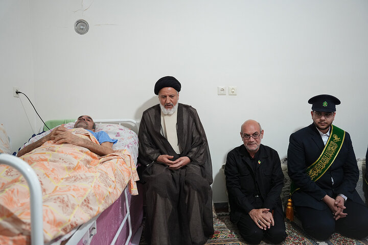 عیادت سفیران کریمه از جانباز جنگ تحمیلی رمضان در سالروز میلاد امام مهربانی