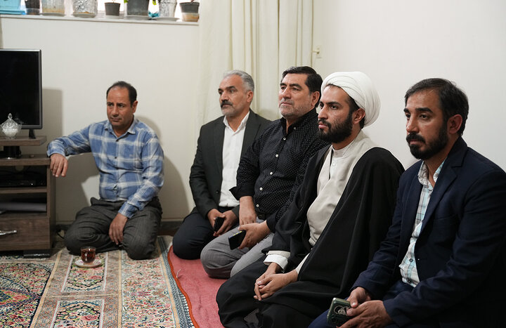 عیادت سفیران کریمه از جانباز جنگ تحمیلی رمضان در سالروز میلاد امام مهربانی