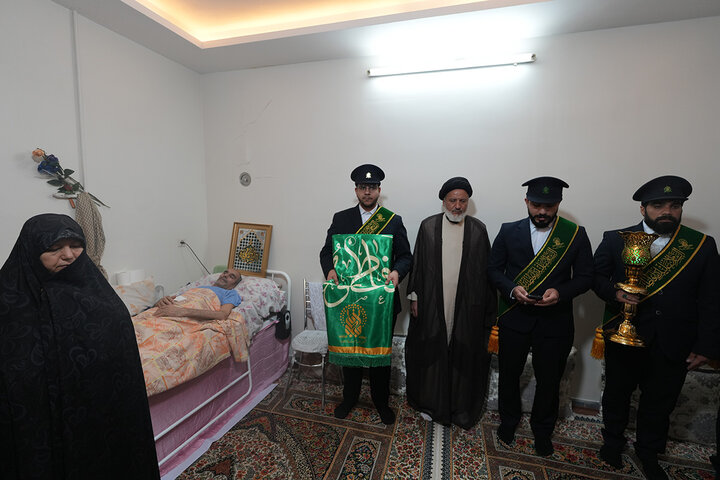عیادت سفیران کریمه از جانباز جنگ تحمیلی رمضان در سالروز میلاد امام مهربانی