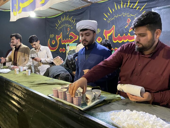 تصاویر/ فعالیت موکب منتظران موعود (عج) مدرسه علمیه امام رضا علیه السلام  میاندوآب در شستمین شب متوالی