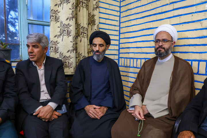 تصاویر / جشن ولادت امام رضا (ع) در روستای اسپیران با حضور نماینده ولی‌فقیه در آذربایجان‌شرقی