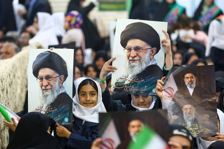 تصاویر / جشن ولادت امام رضا (ع) در روستای اسپیران با حضور نماینده ولی‌فقیه در آذربایجان‌شرقی