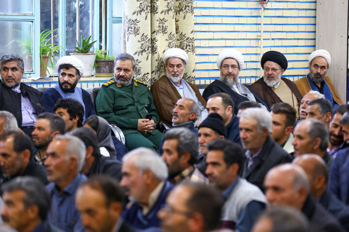تصاویر / جشن ولادت امام رضا (ع) در روستای اسپیران با حضور نماینده ولی‌فقیه در آذربایجان‌شرقی