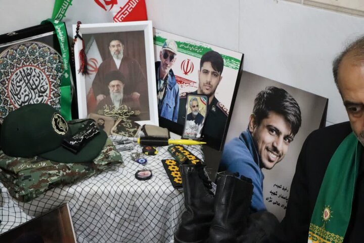 تصاویر/ دیدار خادمان امام رضا(ع) با خانواده شهید عالی‌نژاد در خورموج