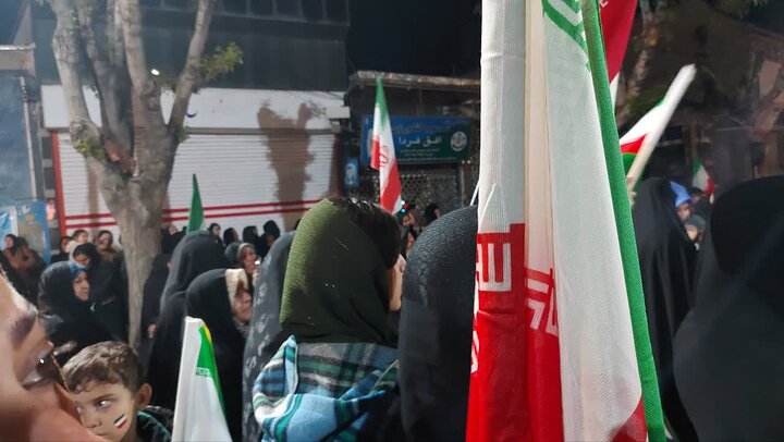 تصاویر/  شصتمین شب شهادت رهبر انقلاب؛ تجدید میثاق مردم شهرستان نقده  با آرمان‌های انقلاب در شام میلاد امام رضا