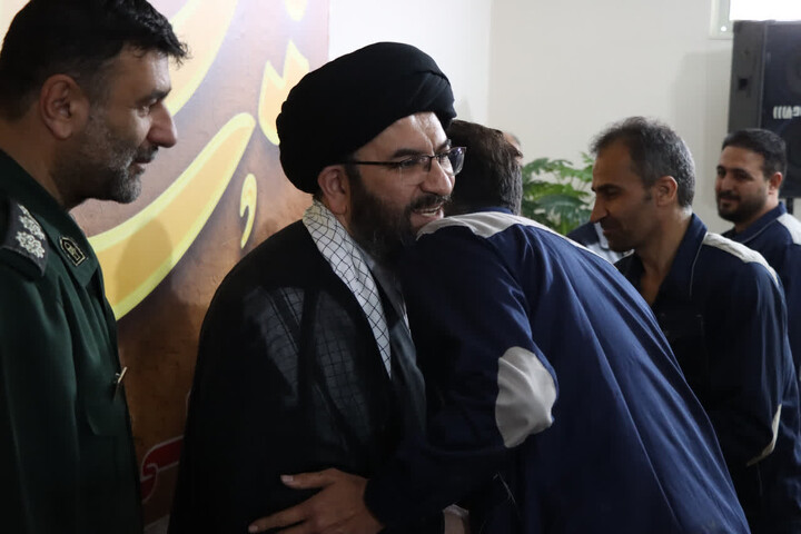 تصاویر | مراسم جشن میلاد امام رضا (ع) و بزرگداشت روز کار و کارگر در زنجان
