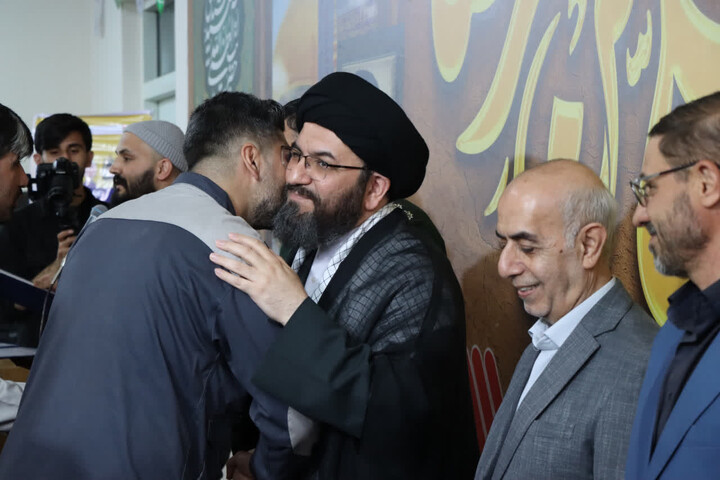 تصاویر | مراسم جشن میلاد امام رضا (ع) و بزرگداشت روز کار و کارگر در زنجان