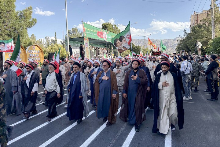 تصاویر| حضور روحانیون و طلاب در رزمایش جانفدا ایران در بیرجند