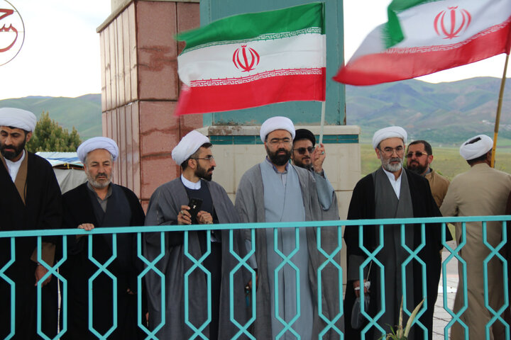 تصاویر / همایش پیاده روی کاد ر واساتید حوزه علمیه قزوین