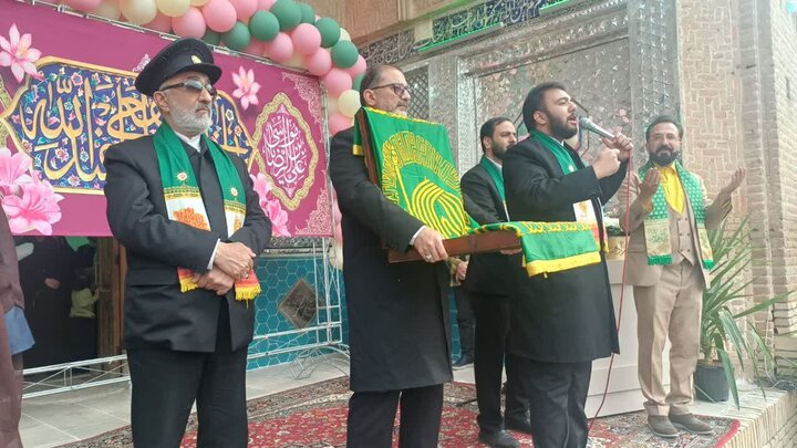 تصاویر/حضور خادمان بارگاه ملکوتی امام رضا (ع)در جوار بارگاه  امامزاده سید منصور(ع) در زرندیه