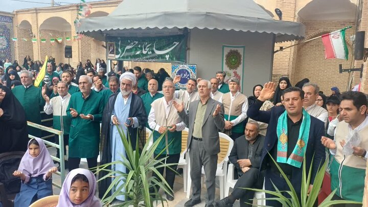 تصاویر/حضور خادمان بارگاه ملکوتی امام رضا (ع)در جوار بارگاه  امامزاده سید منصور(ع) در زرندیه