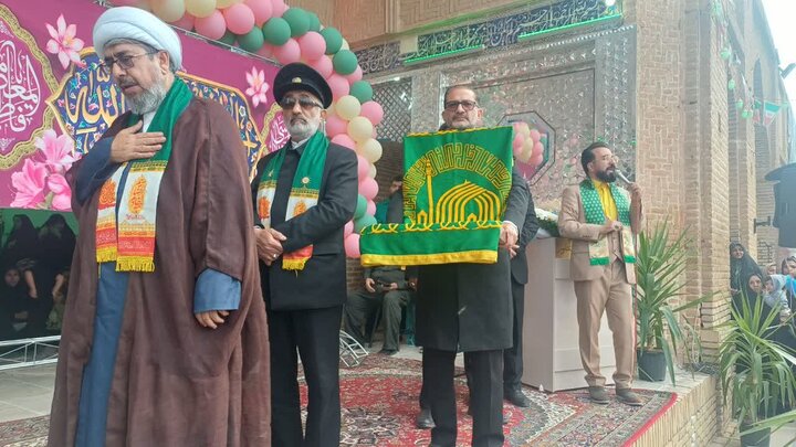 تصاویر/حضور خادمان بارگاه ملکوتی امام رضا (ع)در جوار بارگاه  امامزاده سید منصور(ع) در زرندیه