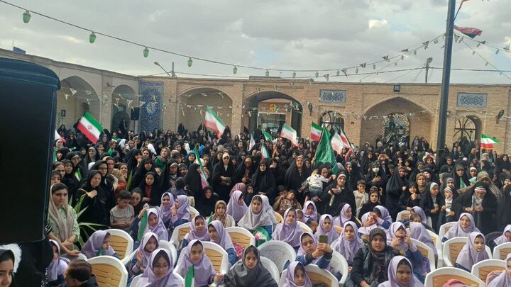 تصاویر/حضور خادمان بارگاه ملکوتی امام رضا (ع)در جوار بارگاه  امامزاده سید منصور(ع) در زرندیه