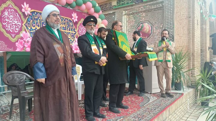 تصاویر/حضور خادمان بارگاه ملکوتی امام رضا (ع)در جوار بارگاه  امامزاده سید منصور(ع) در زرندیه