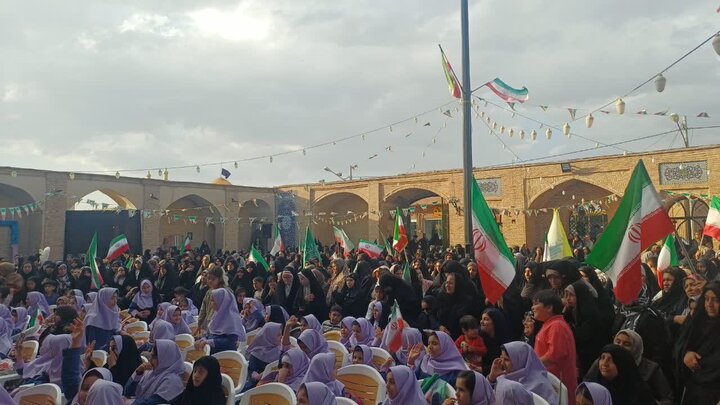 تصاویر/حضور خادمان بارگاه ملکوتی امام رضا (ع)در جوار بارگاه  امامزاده سید منصور(ع) در زرندیه
