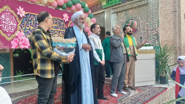 تصاویر/حضور خادمان بارگاه ملکوتی امام رضا (ع)در جوار بارگاه  امامزاده سید منصور(ع) در زرندیه