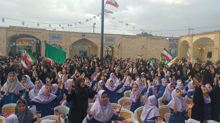 تصاویر/حضور خادمان بارگاه ملکوتی امام رضا (ع)در جوار بارگاه  امامزاده سید منصور(ع) در زرندیه